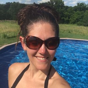 Meet your Posher, Joy